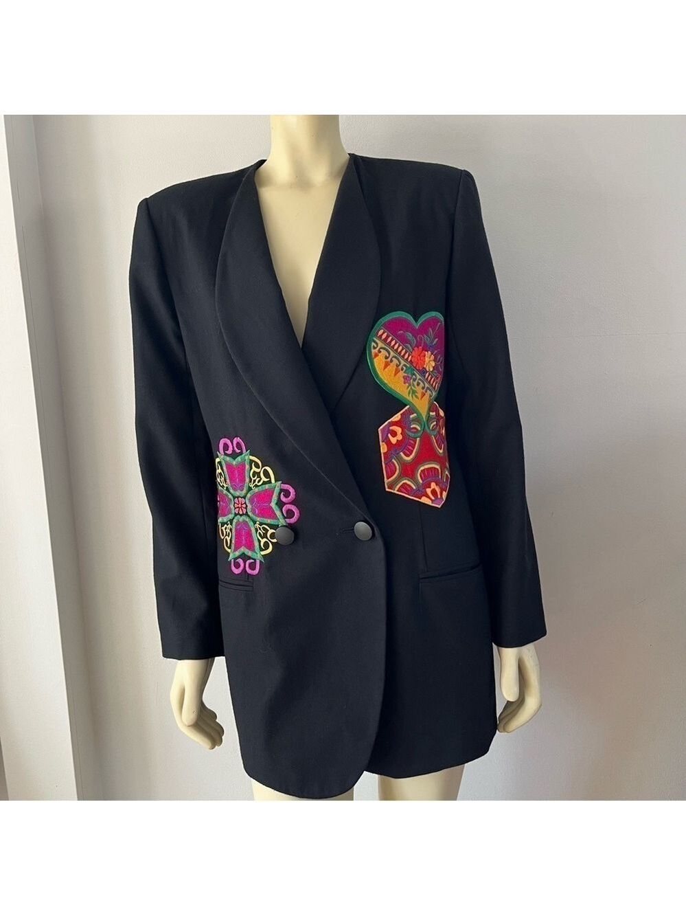 Vintage Privata Women’s Black Wool Embroidered Heart Long Blazer Jacket 10